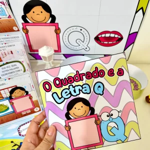 História na Caixa Letra Q
