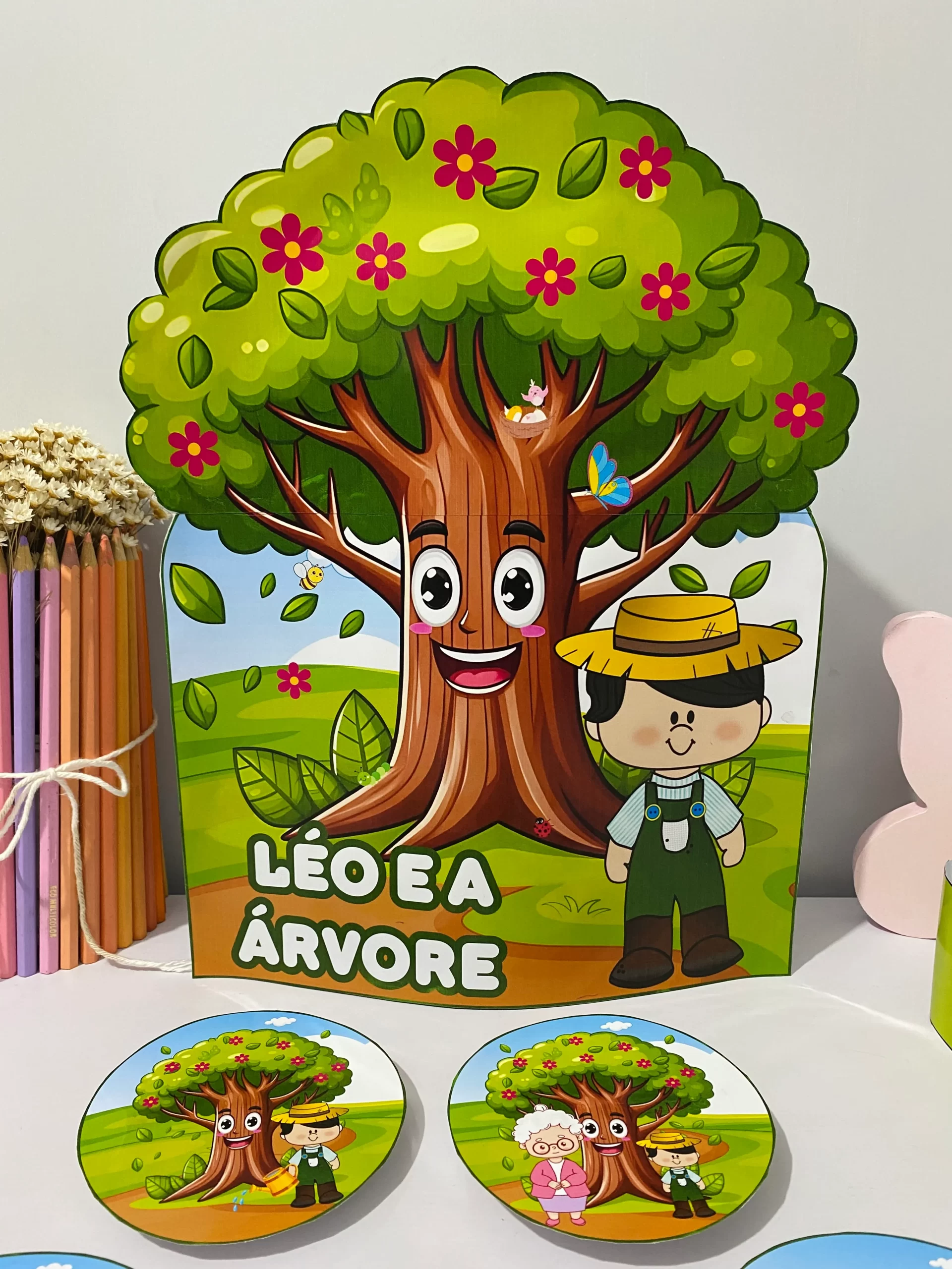 Luva Léo e a Árvore